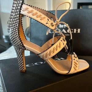 NIB Coach Bella Snakeskin Ankle Strap Sandals 7.5 Chalk/Natural bag included